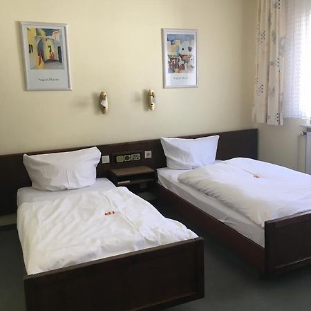 Zum Lowen Hotel Weiterstadt Kültér fotó