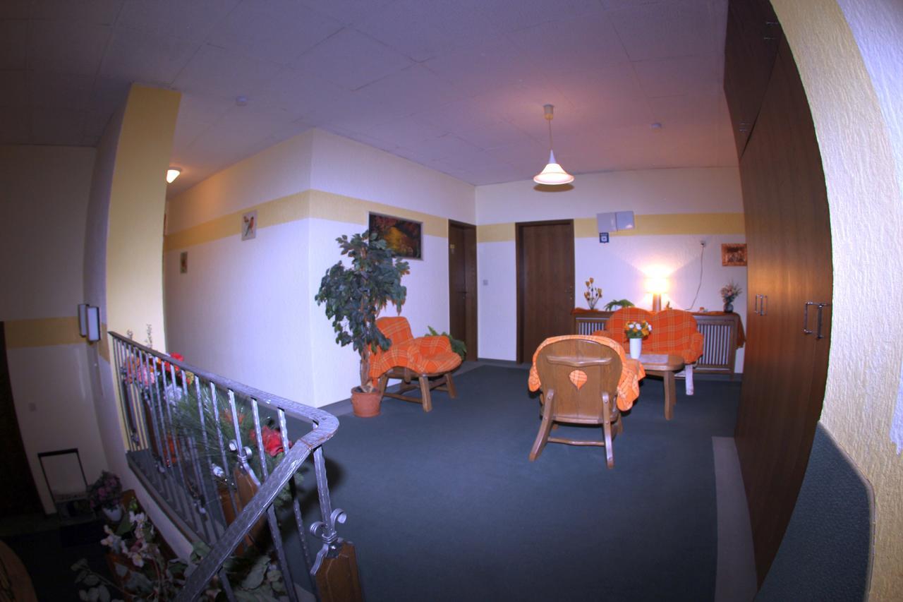 Zum Lowen Hotel Weiterstadt Kültér fotó
