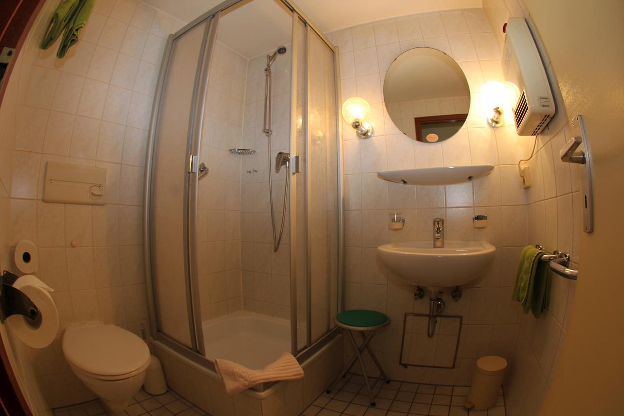 Zum Lowen Hotel Weiterstadt Kültér fotó