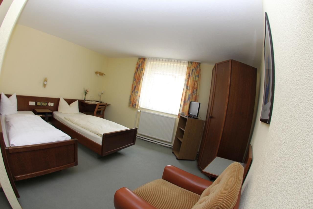 Zum Lowen Hotel Weiterstadt Kültér fotó