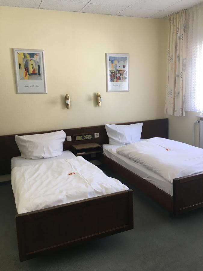 Zum Lowen Hotel Weiterstadt Kültér fotó